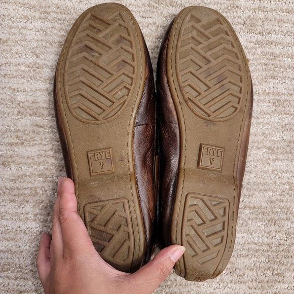 Frye Women's Moccasin Shoes - Picture 6 of 10